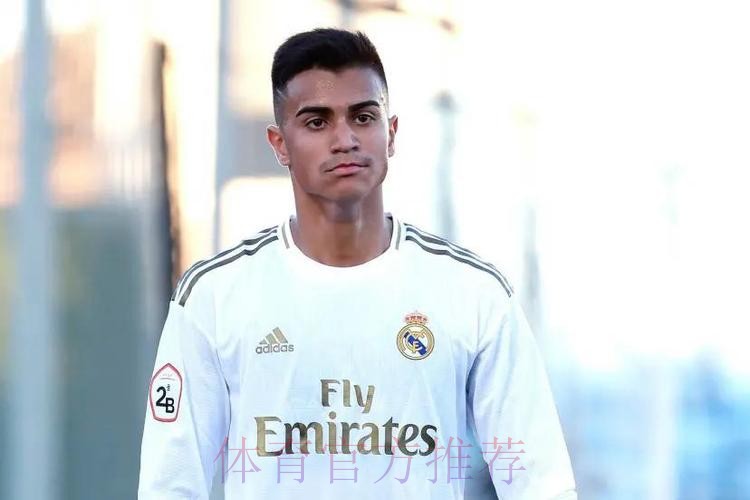 马卡:皇马重点关注阿方索 他拒绝续约并渴望转会